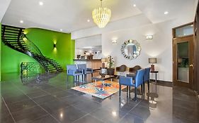 Days Inn By Wyndham Montreal Airport Conference Centre